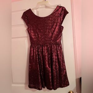 Brand Emerald sundae, size 11 in juniors, sequin short matron color